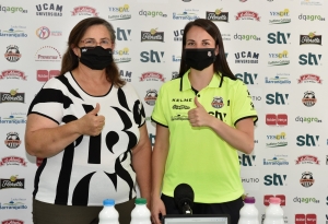 Alba Gandía y Toñi González celebran la renovación de la joven yeclana