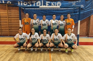 Foto del inicio de partido en Móstoles