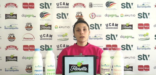Cristina García en sala de prensa